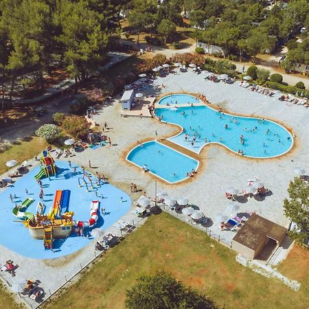 Camping Bi-Village - Roan Valbandon Buitenkant foto
