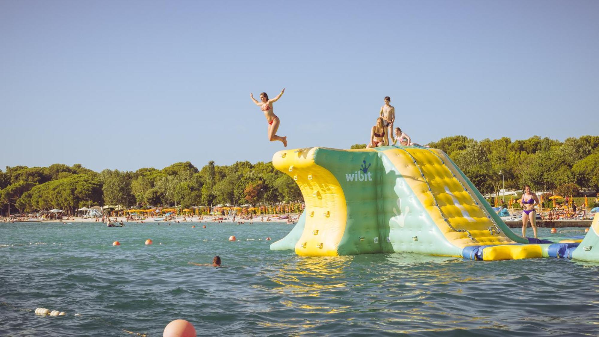 Camping Bi-Village - Roan Valbandon Buitenkant foto